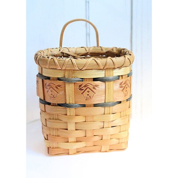 Small Hanging Basket with Birdhouse Design - Picture 1 of 2